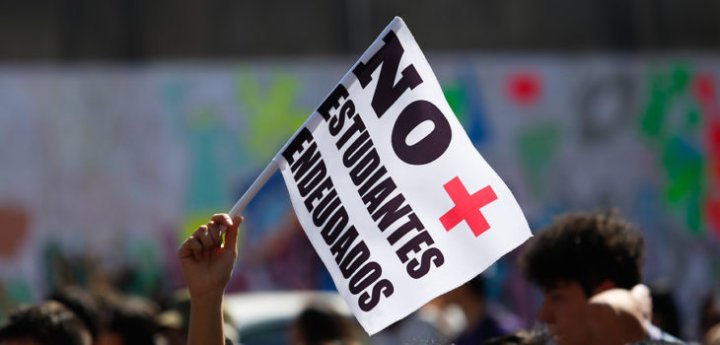 protesta estudiantil contra el CAE y endeudamiento en educación superior Chile